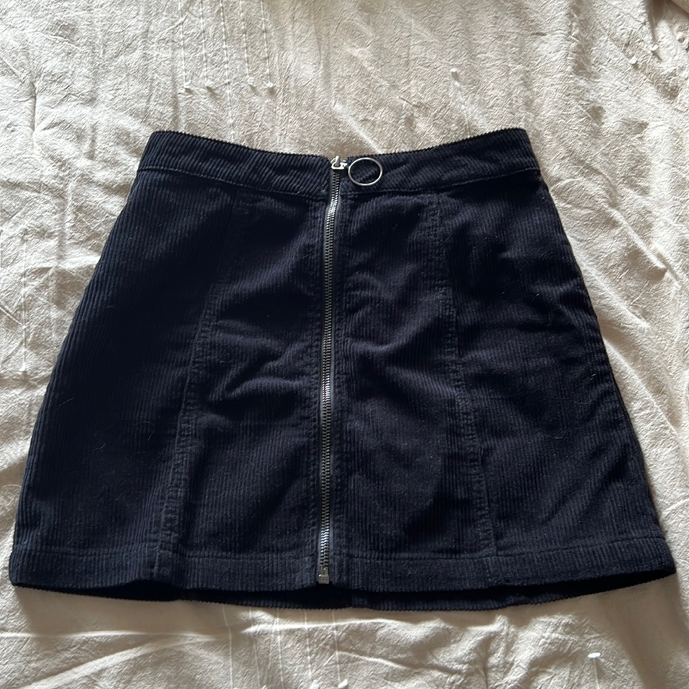 Forever 21 black mini skirt